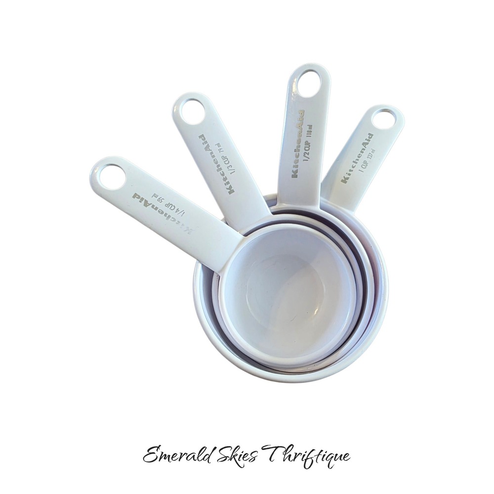 KitchenAid measuring cups, set of 4. White 1 cup, 1/2, 1/3 &1/4